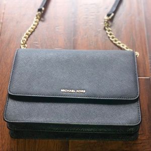 Michael kors crossbody